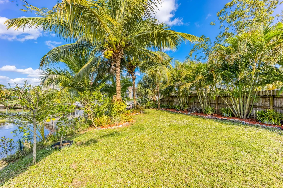 Photo of 2475 SW Hideaway Lane