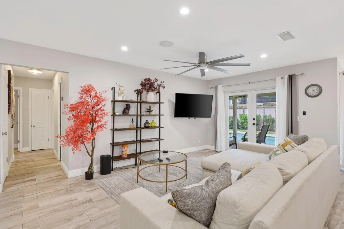 Photo of 513 Curlew Road