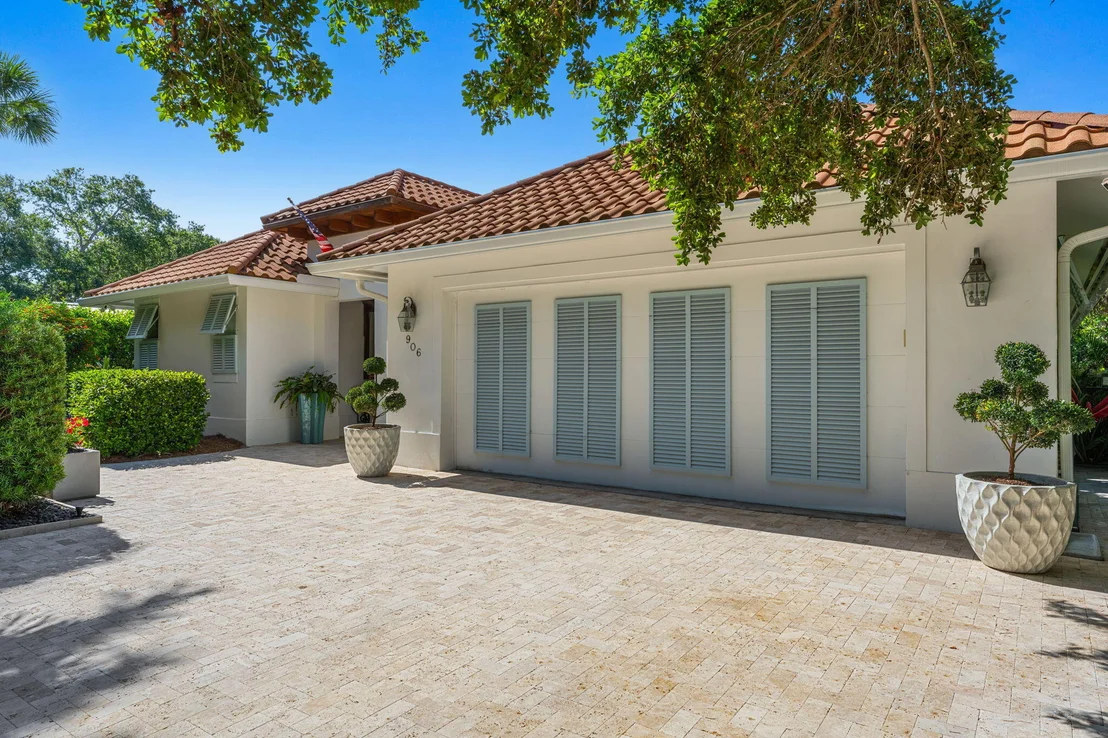 Photo of 906 Jasmine Lane
