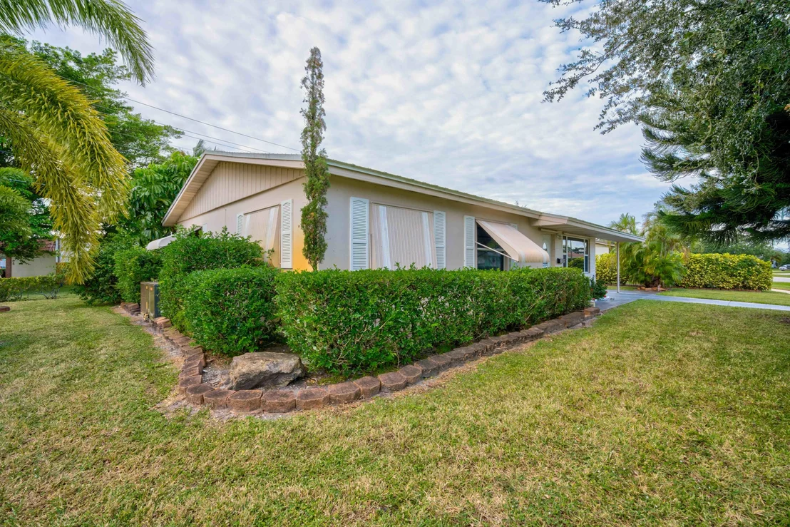 Photo of 700 Juniper Drive