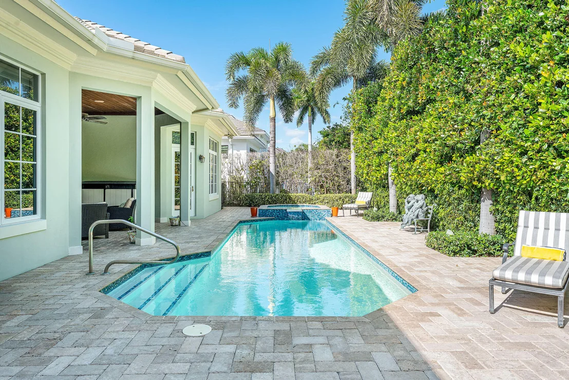 Photo of 2460 Queen Palm Road