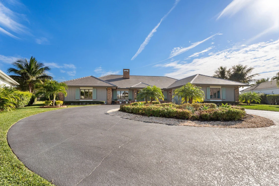 Photo of 427 Glenbrook Drive