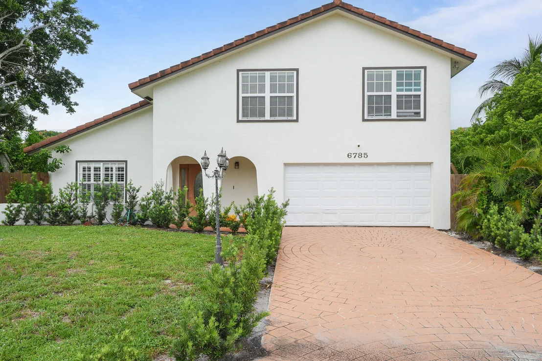 Photo of 6785 ESCONDIDA Drive