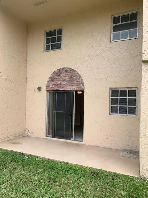 Photo of Unit 2C at 3056 Riverside Drive