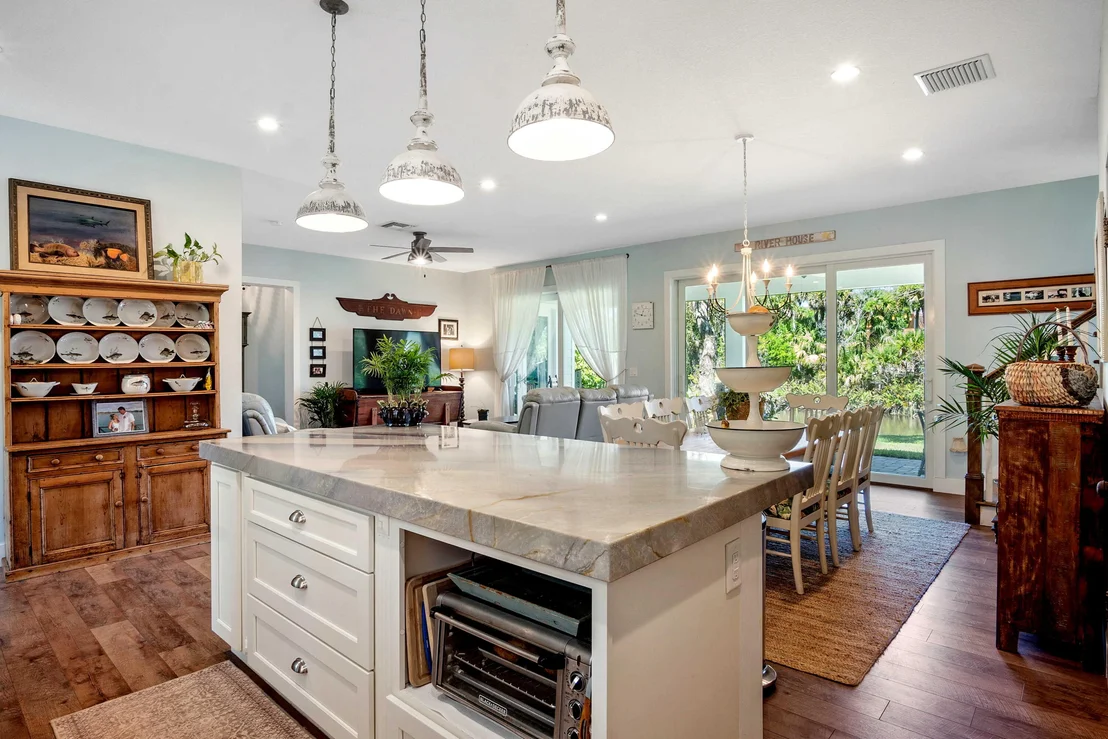 Photo of 6418 Riverland Drive