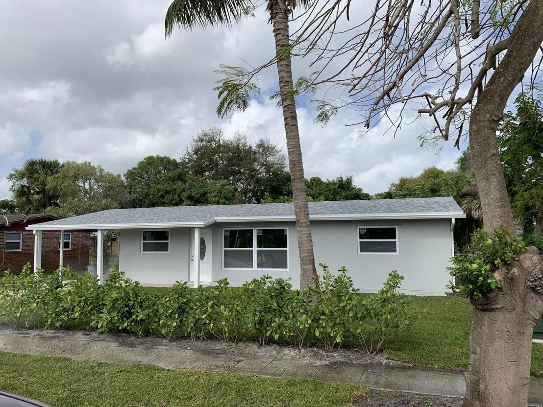 Photo of 319 Hibiscus Street