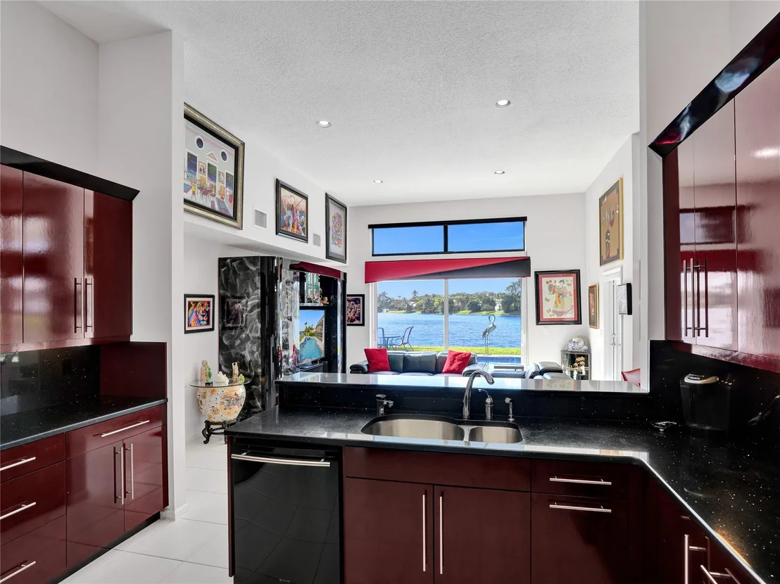 Photo of 10414 Bermuda Drive