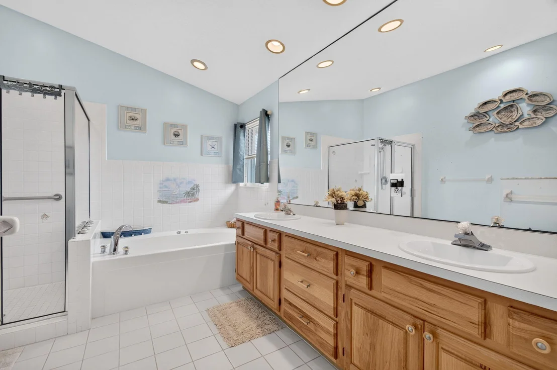 Photo of 502 VENICE Drive