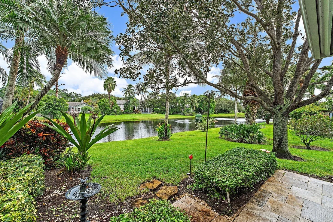 Photo of 18647 SE Lakeside Way