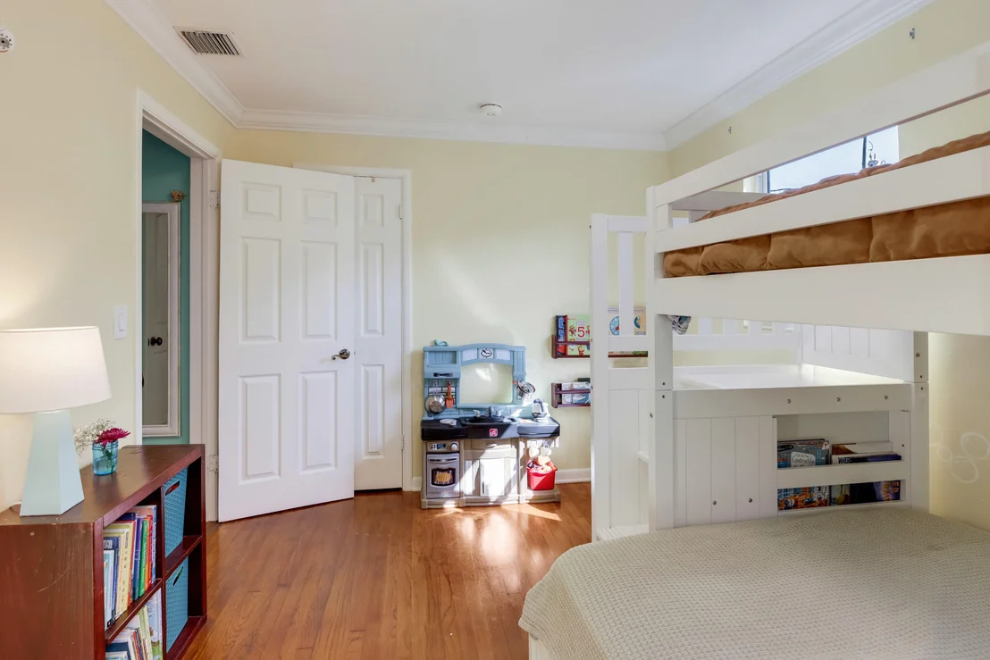Photo of 805 Mathis Street
