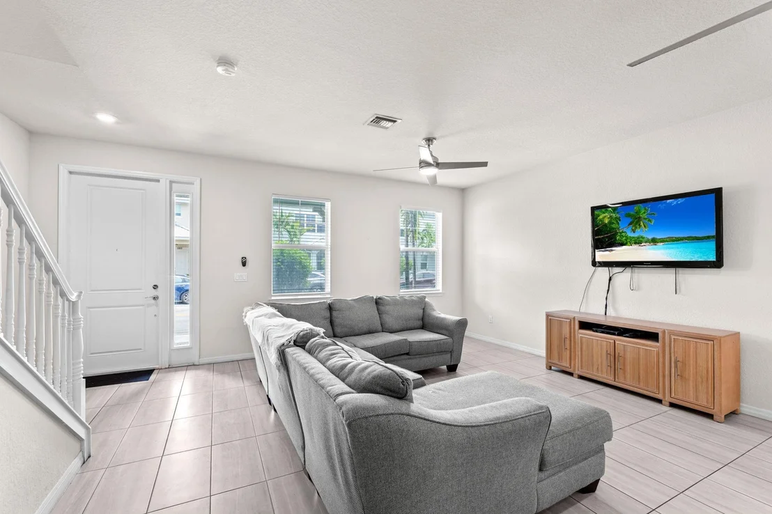 Photo of Unit 5 at 1190 Eucalyptus Drive