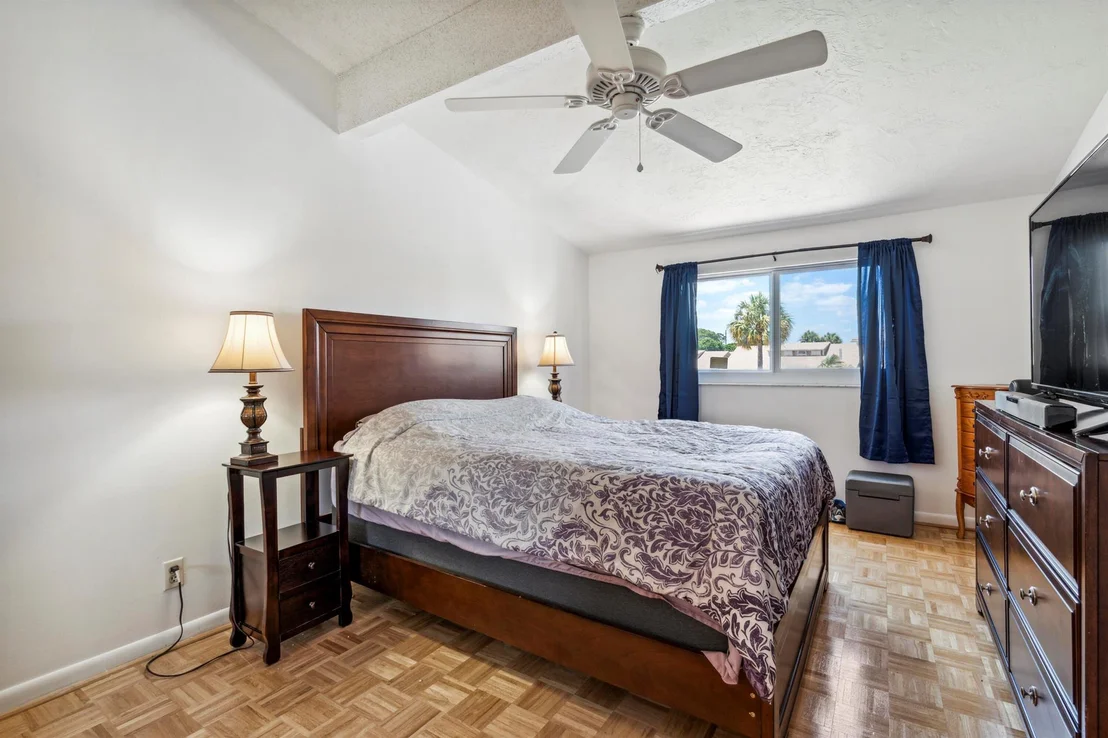 Photo of 353 Maplecrest Circle