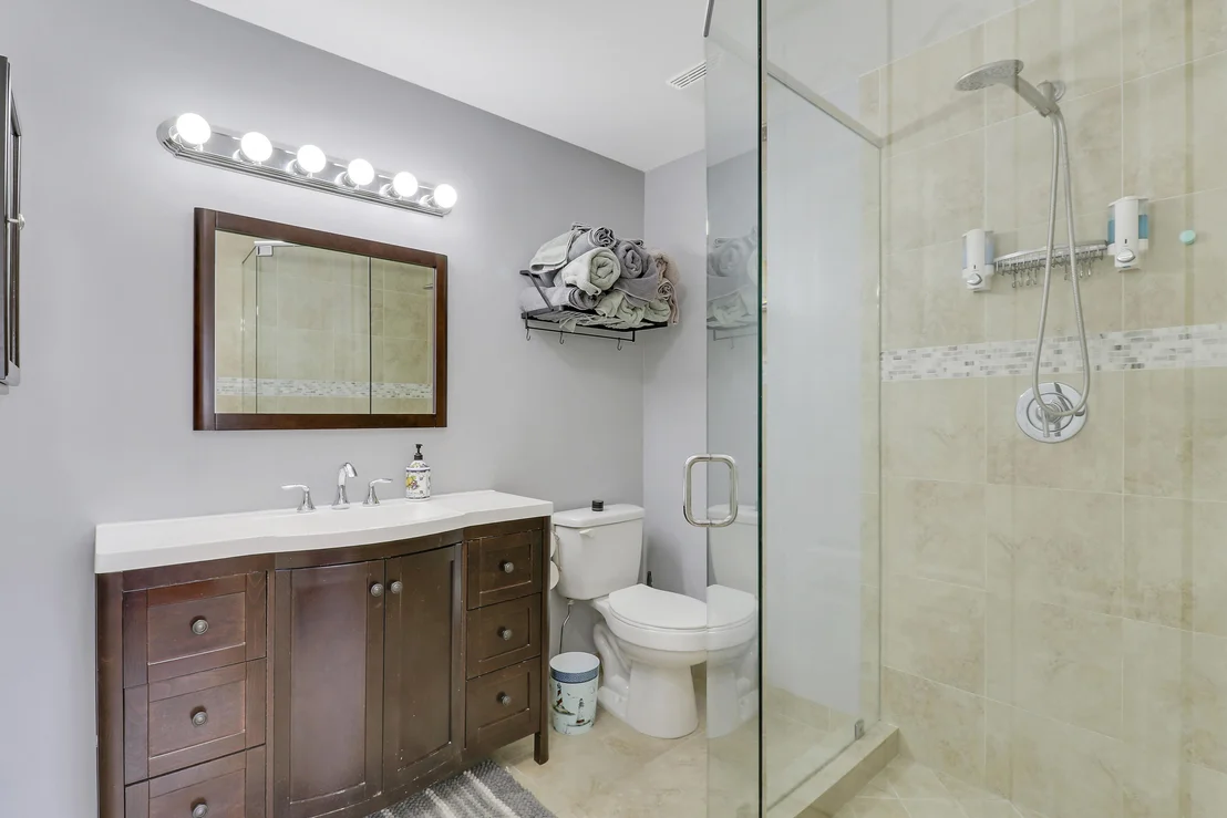 Photo of 532 Riverside Drive