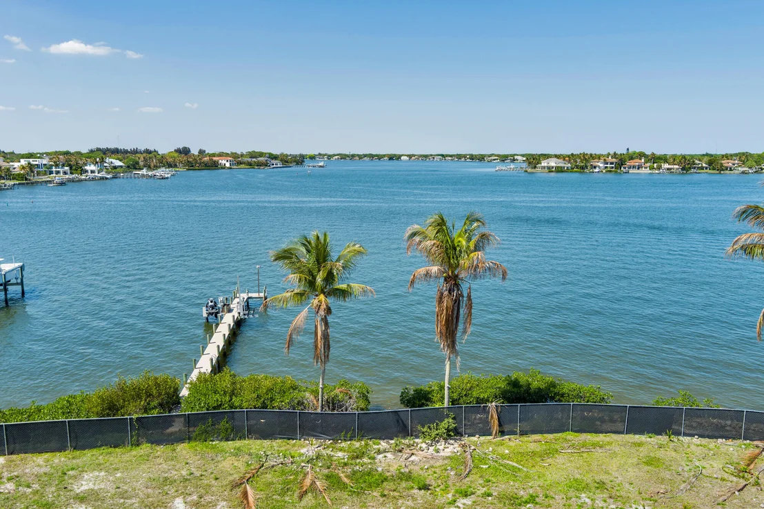 Photo of 5559 Pennock Point