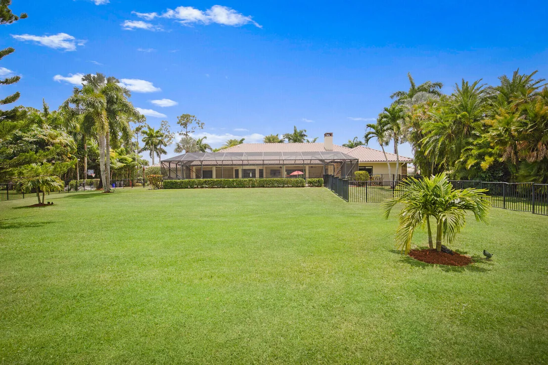 Photo of 9170 Dundee Drive Drive