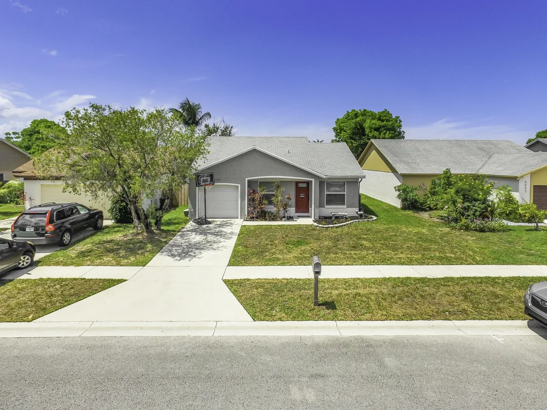 Photo of 5057 Arbor Glen Circle
