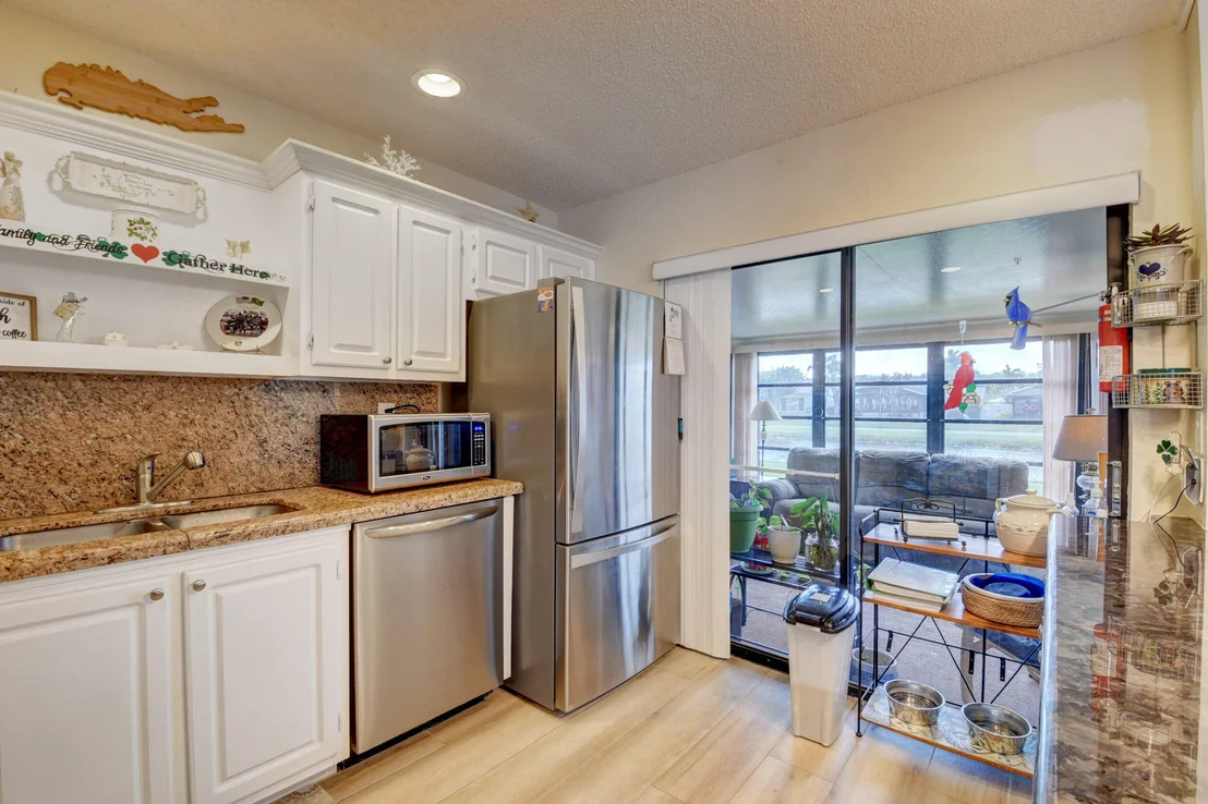 Photo of 5102 Mirror Lakes Boulevard