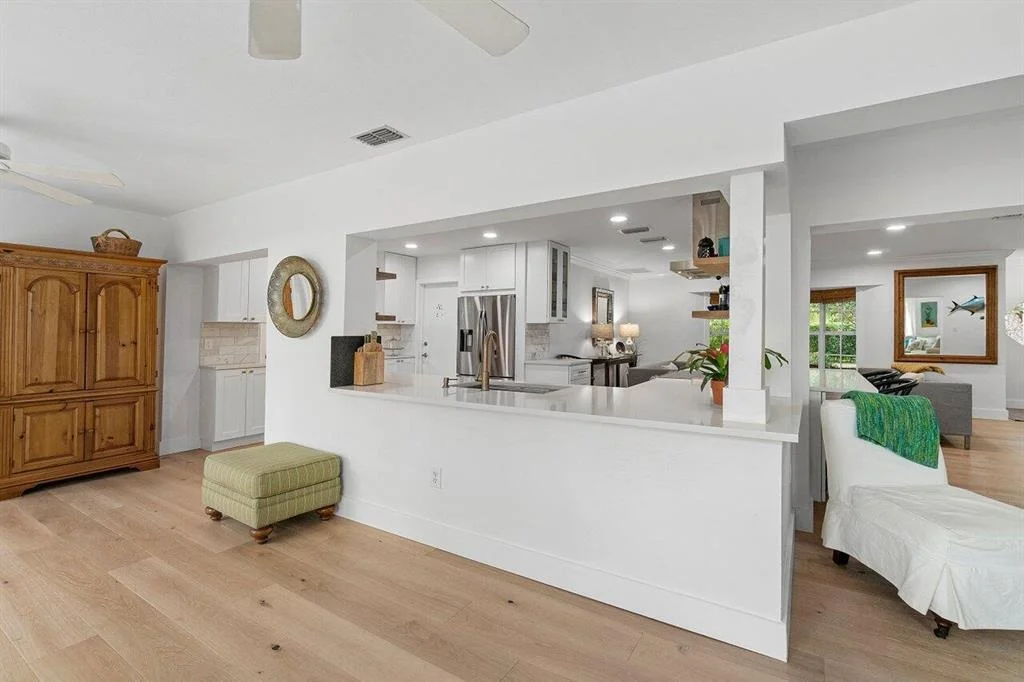 Photo of 827 NW 6th Drive