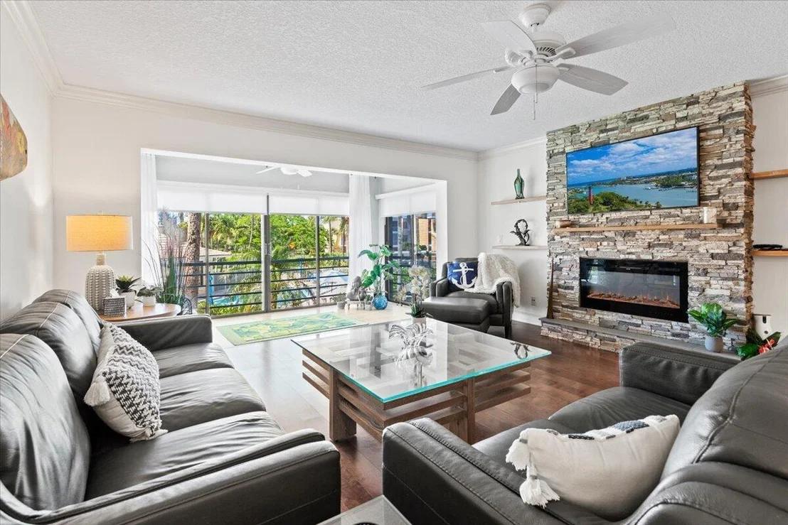 Photo of Unit 203E at 300 N Highway A1a