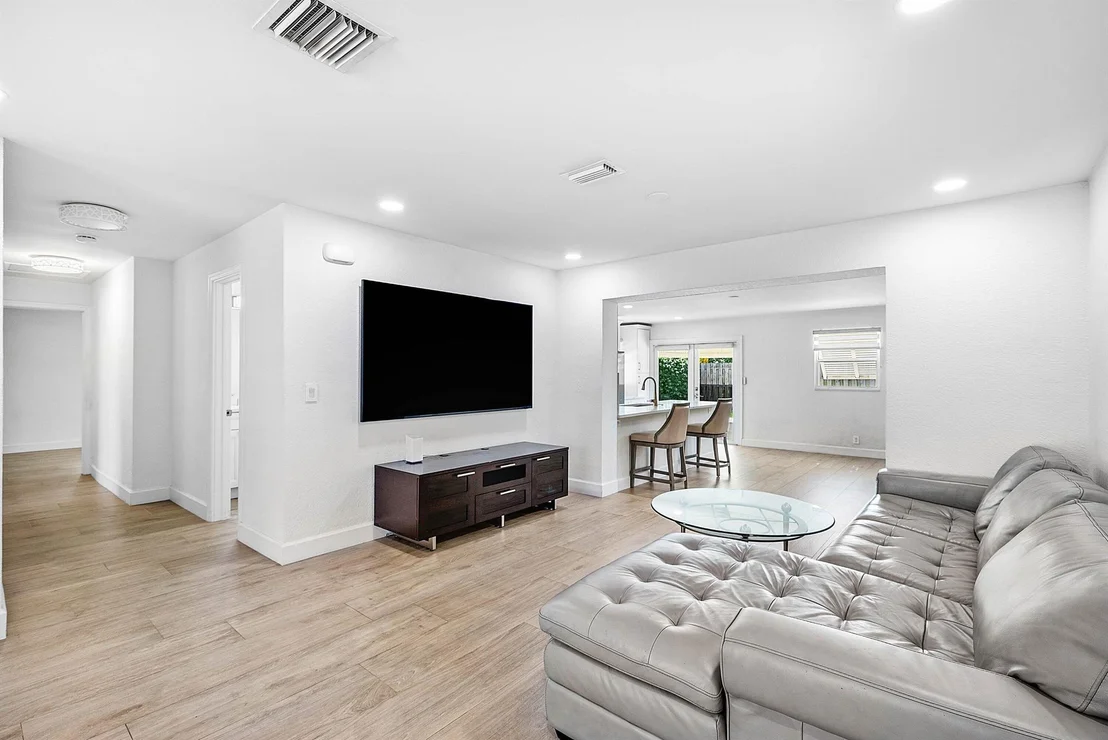 Photo of 530 Heron Drive