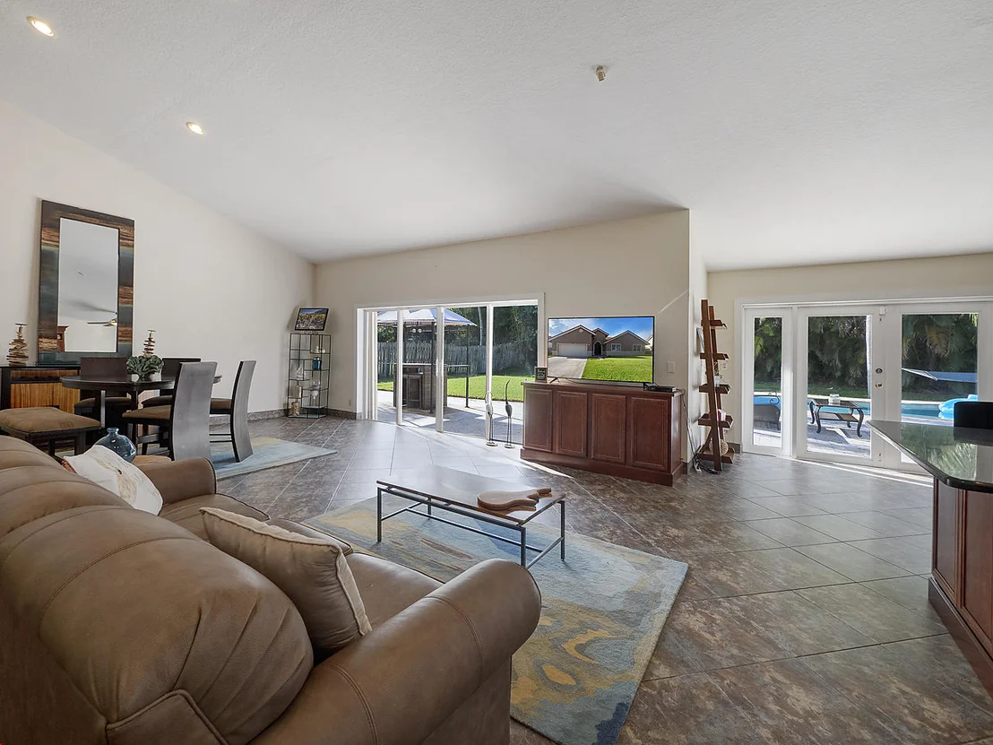 Photo of 5828 Sun Pointe Circle