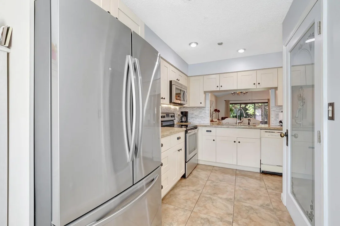 Photo of 4336 Palm Forest Drive