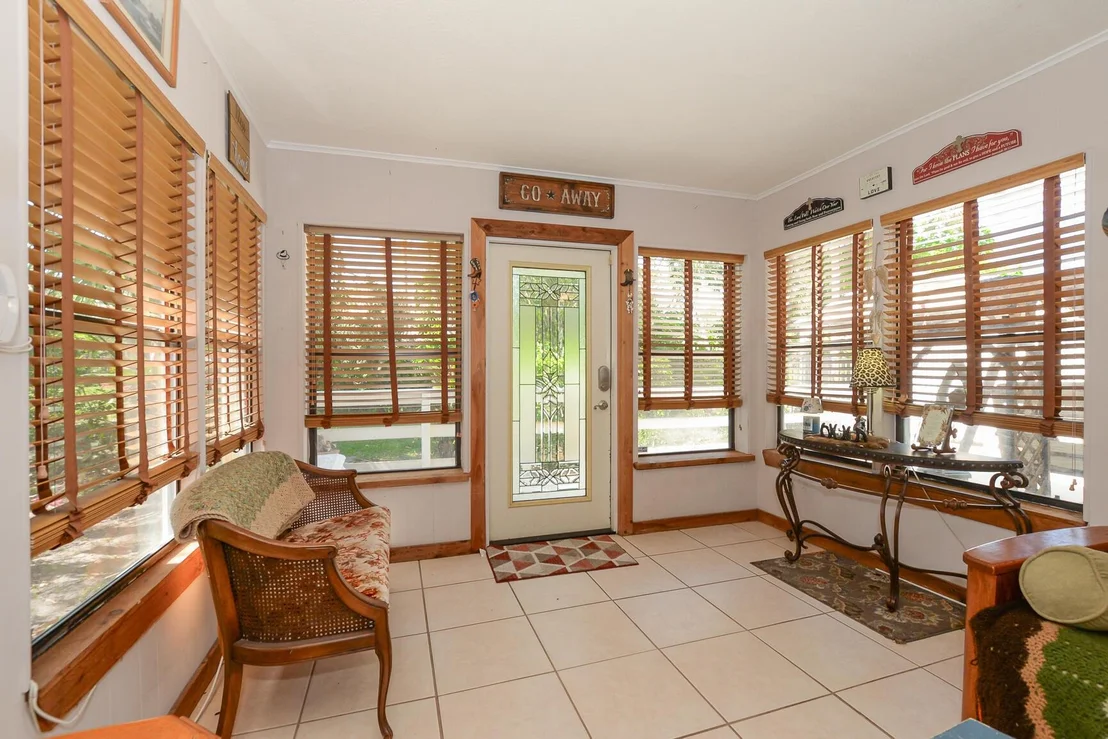 Photo of 576 SW Rustic Circle