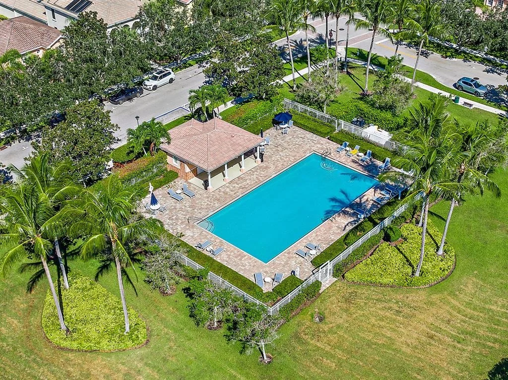 Photo of 4011 Community Drive
