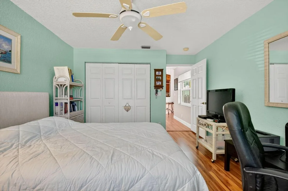 Photo of 15431 Watershore Lane