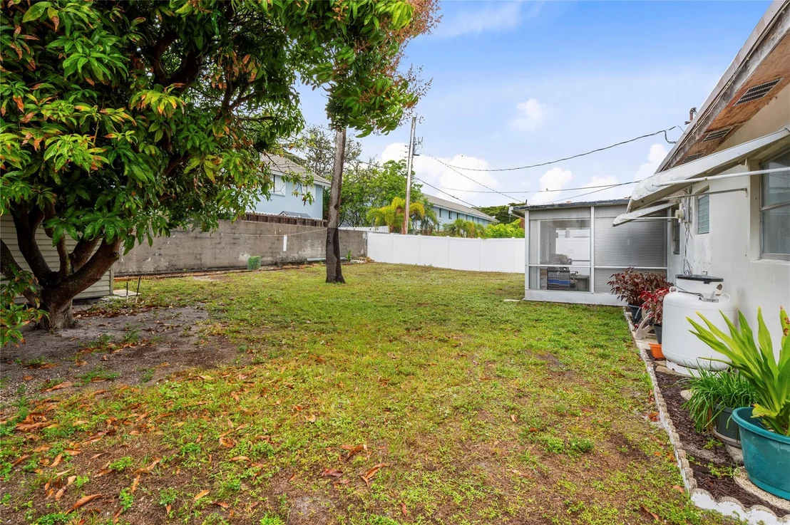 Photo of 313 SE 3rd Terrace