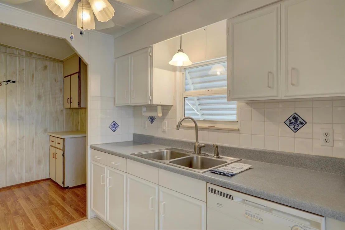 Photo of 1014 Sebastian Road