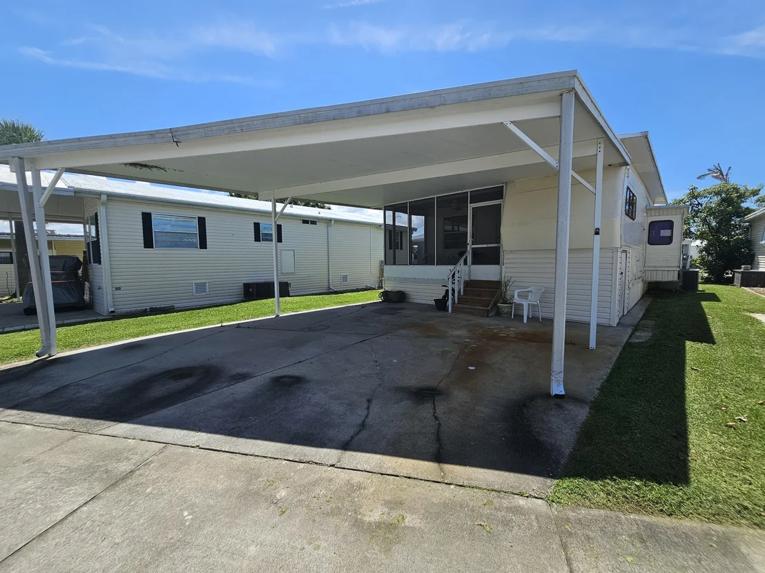 Photo of 5320 SE 64 Terrace
