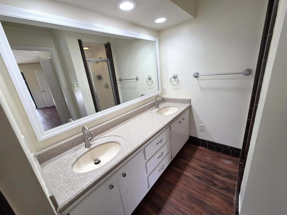 Photo of 6015 Silver Oak Drive