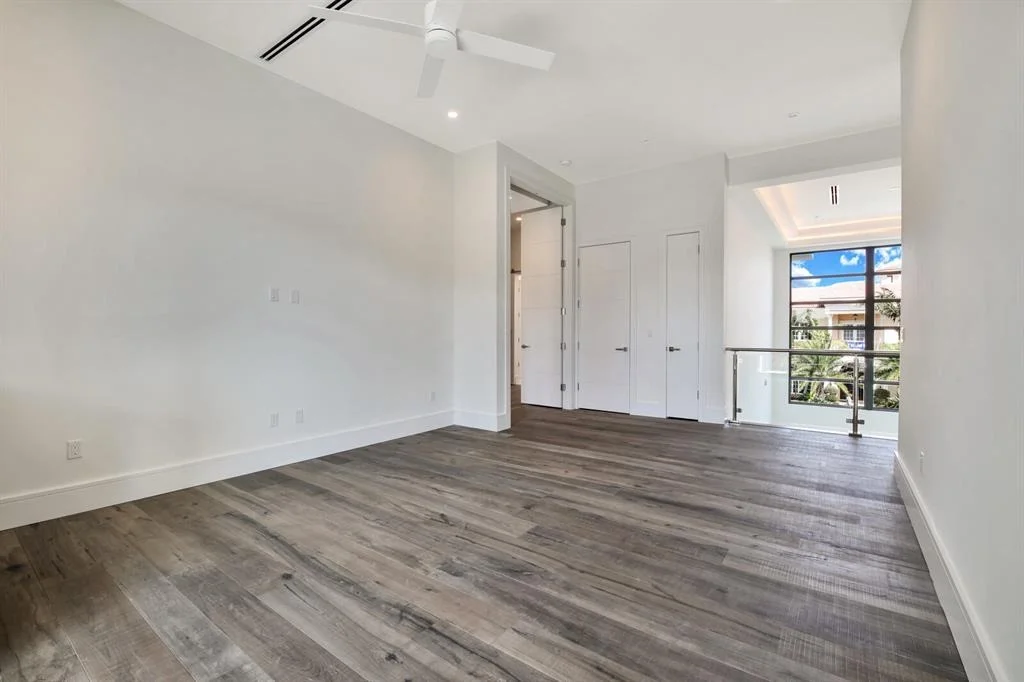 Photo of 960 Banyan Drive