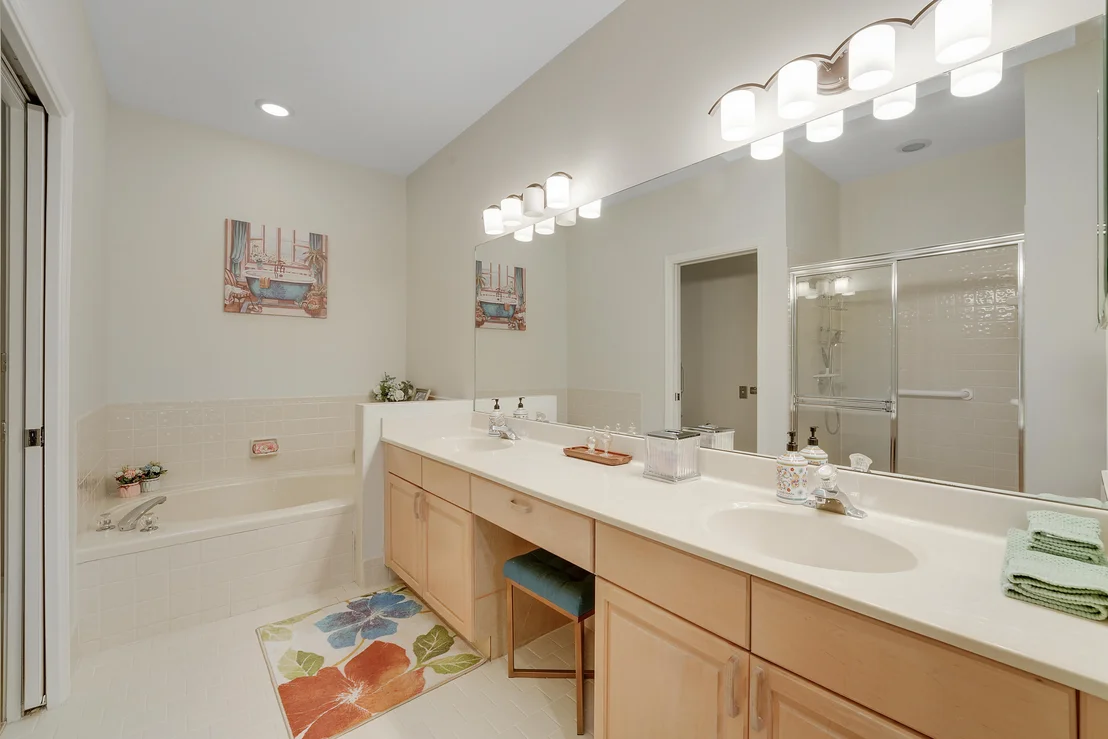 Photo of 7136 ASHFORD Lane