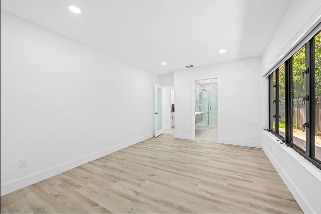 Photo of 2811 NE 53rd Court