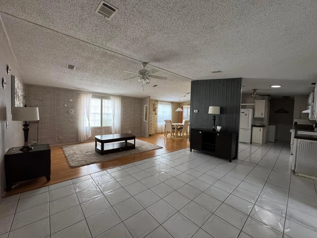 Photo of 621 Sunny S Avenue