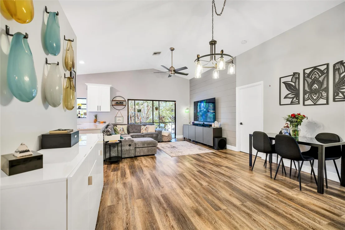 Photo of 5568 American Circle