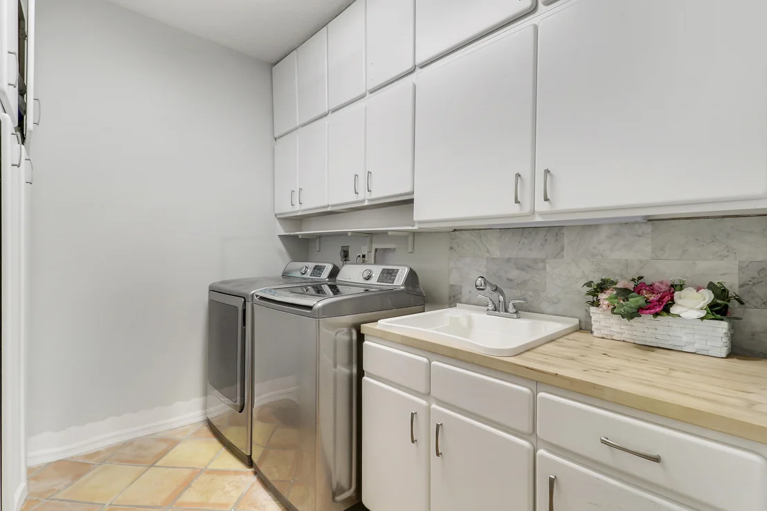 Photo of 204 CHINOOK Lane