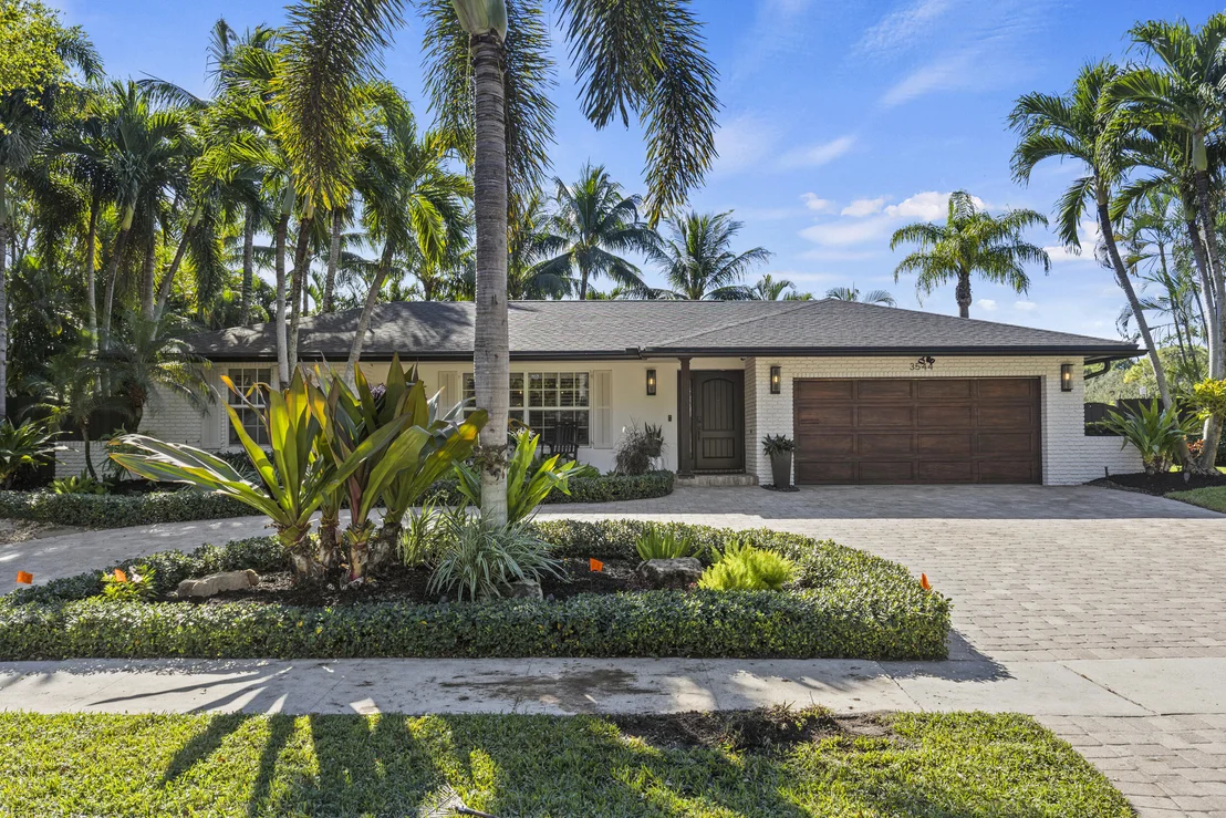 Photo of 3544 Lakeview Drive