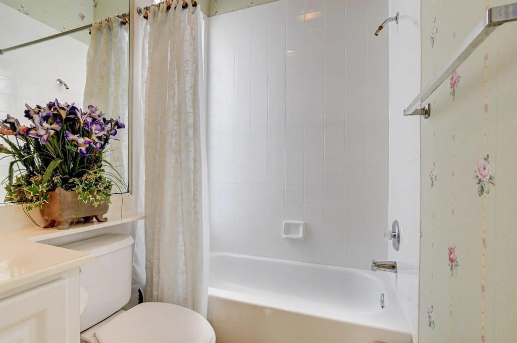 Photo of 2065 Valencia Drive