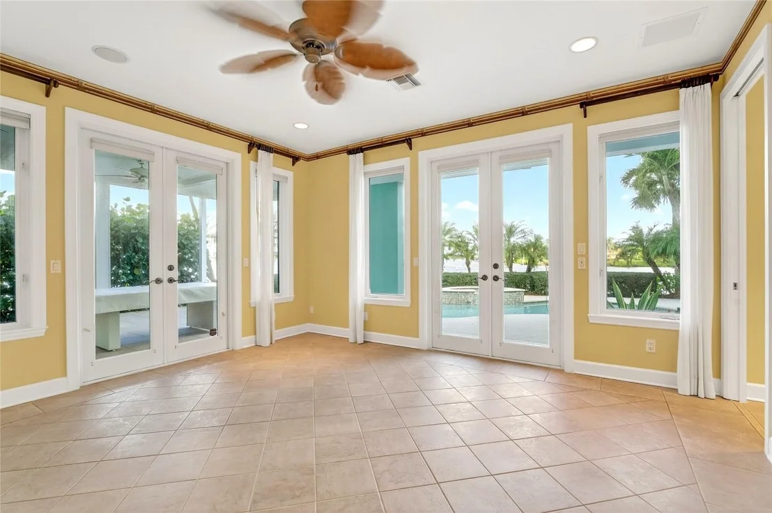 Photo of 505 Tulip Lane