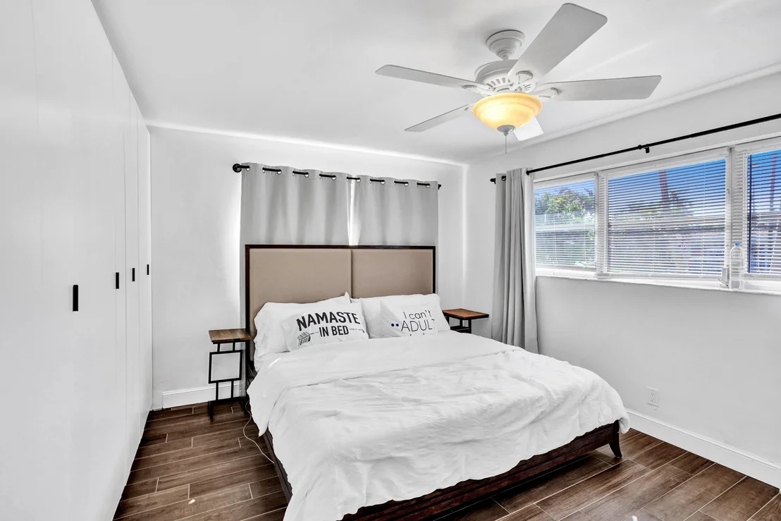 Photo of 825 SE 16th Place
