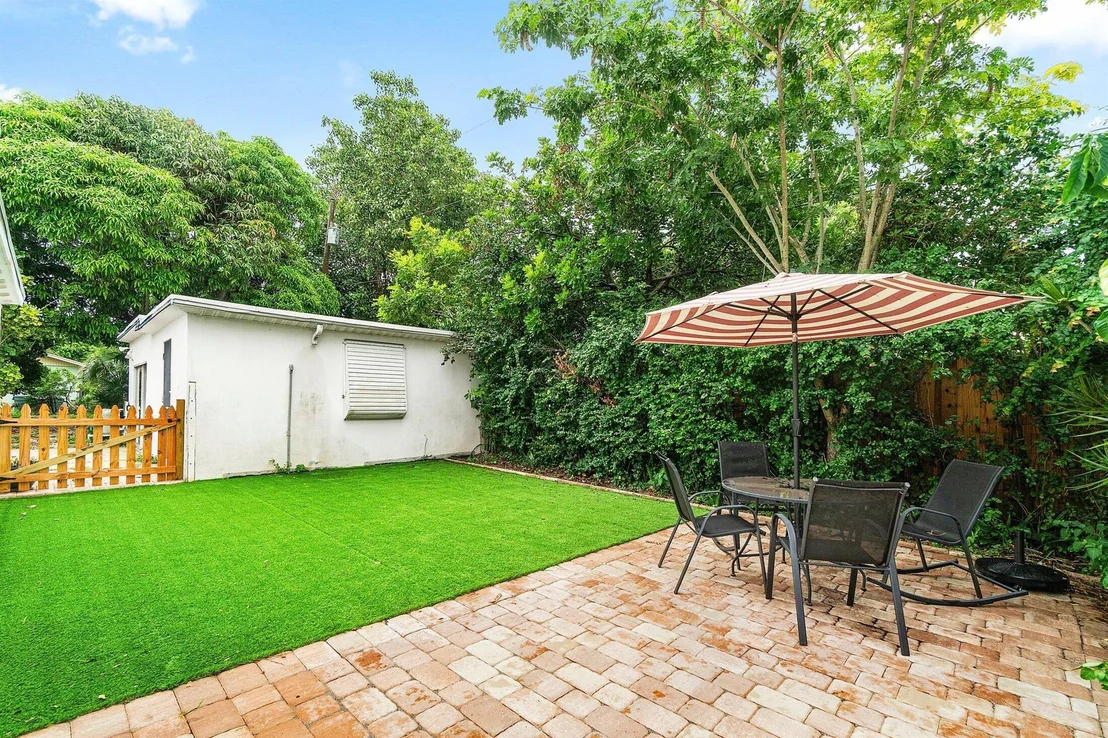 Photo of 1923 Holman Drive