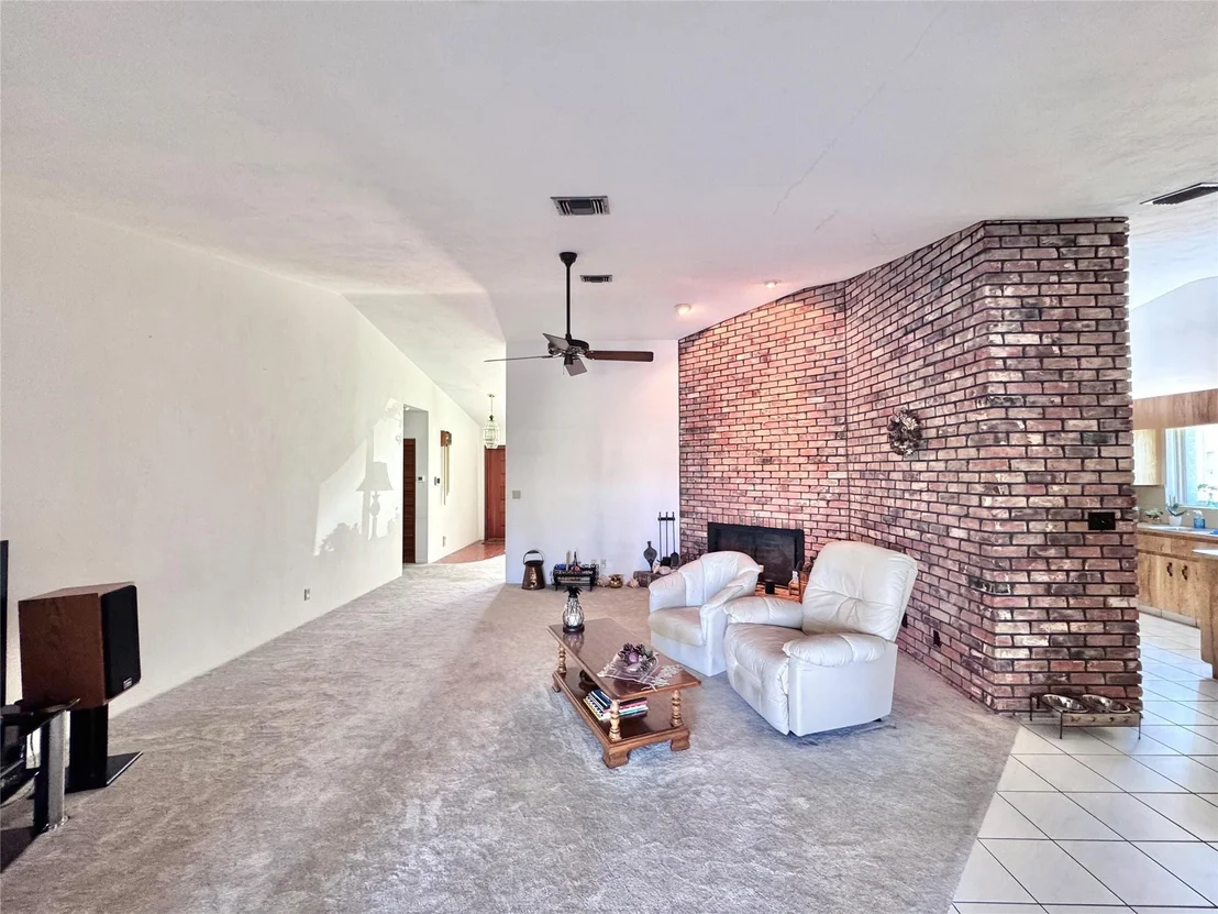Photo of 211 SE 2nd Terrace