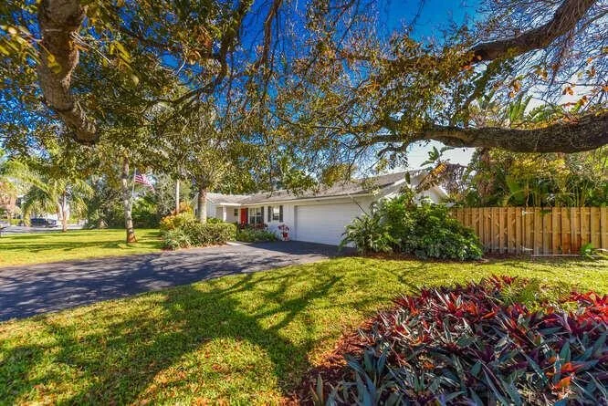 Photo of 316 Leigh Road