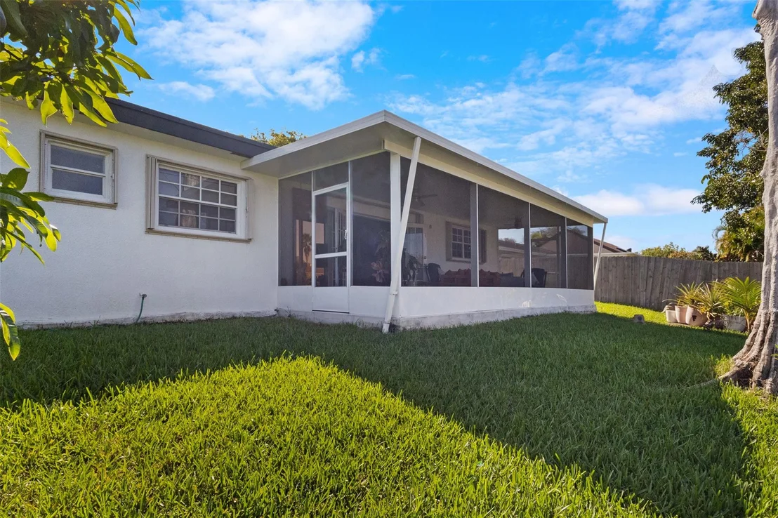 Photo of 9231 N Cypress Circle