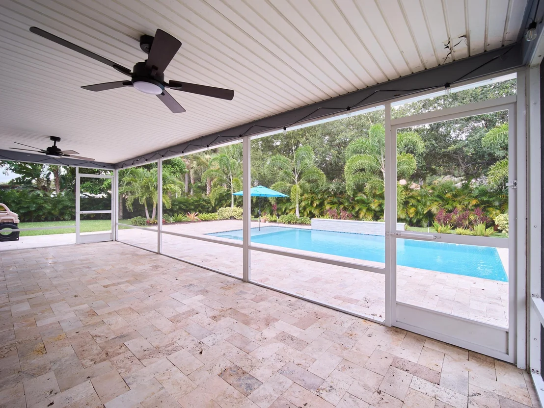 Photo of 304 Circle W