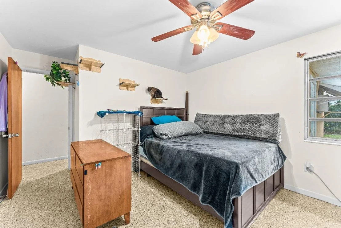 Photo of 1084 James Road