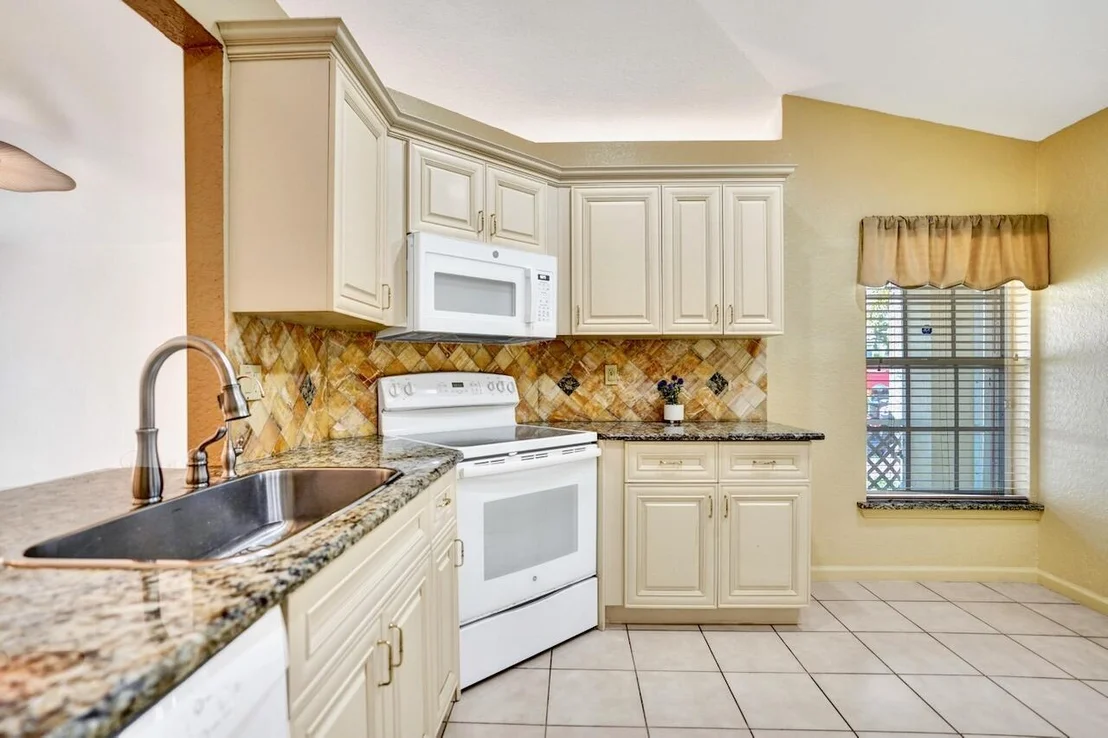 Photo of 8140 Palm Gate Drive